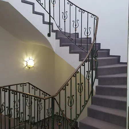 Am Schoenenberg Hotel