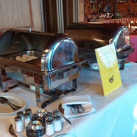 Hotel Am Schoenenberg 3*