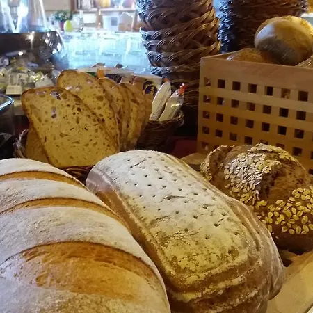 Hotel Am Schoenenberg 3*