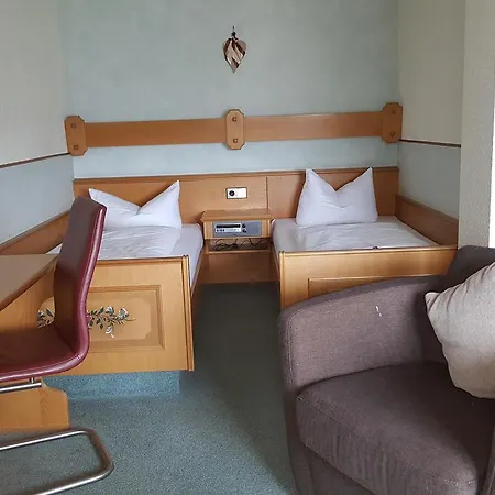 Hostel Am Schoenenberg Hotel 3*