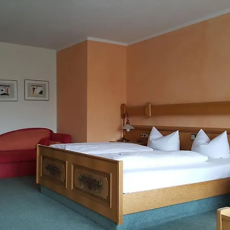 Hotel Hostel Am Schoenenberg 3*