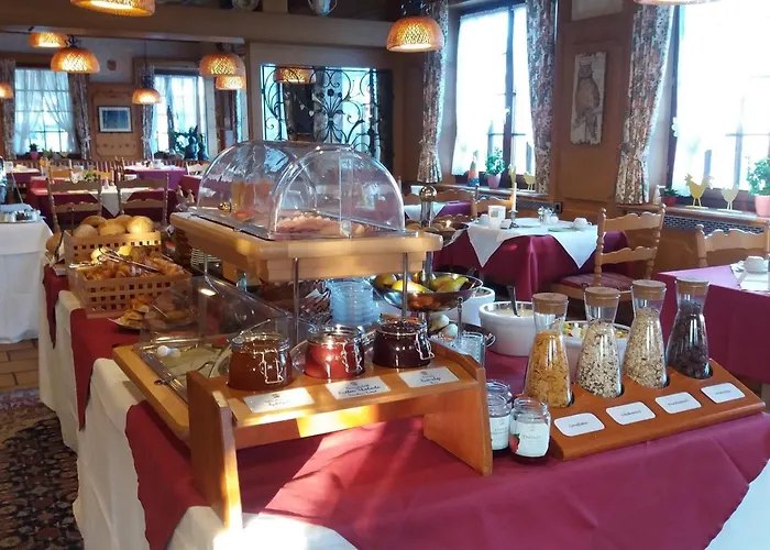 Am Schoenenberg מלון