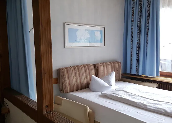 Am Schoenenberg מלון 3*