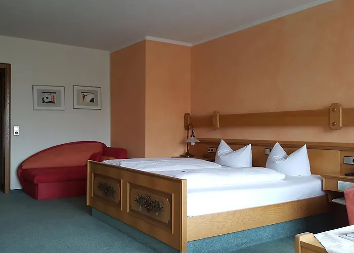 Hotel Am Schoenenberg 3*